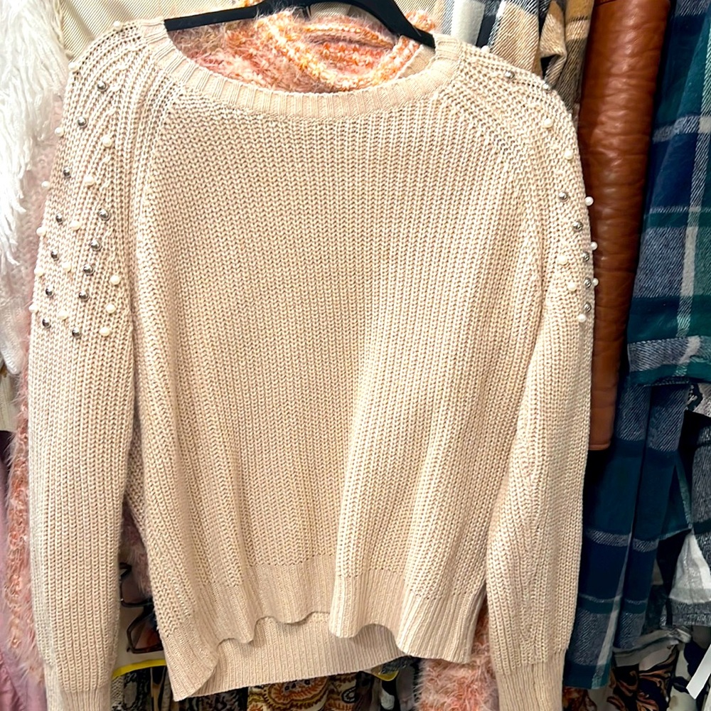Size large pearl sweater